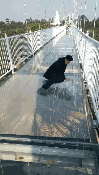 浙江湖州玻璃栈道,浙江灵溪山玻璃栈道景区