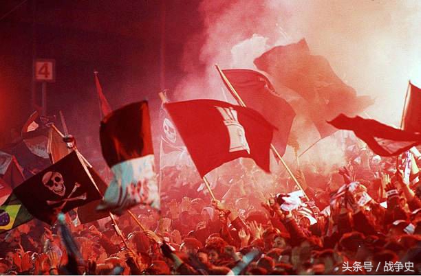 英国足球流氓夸自己战斗力高，这两国人笑了，莫斯科保卫战将再现