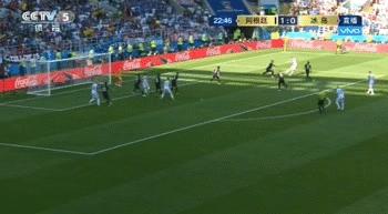 冰岛守门员扑出梅西点球,冰岛门将扑出梅西点球