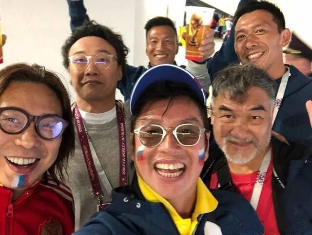 陈奕迅演唱会被竖中指搞笑视频,陈奕迅被观众竖中指的人