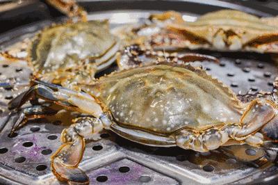 喝酸奶吃螃蟹会不会中毒,吃了螃蟹喝橙汁会中毒吗