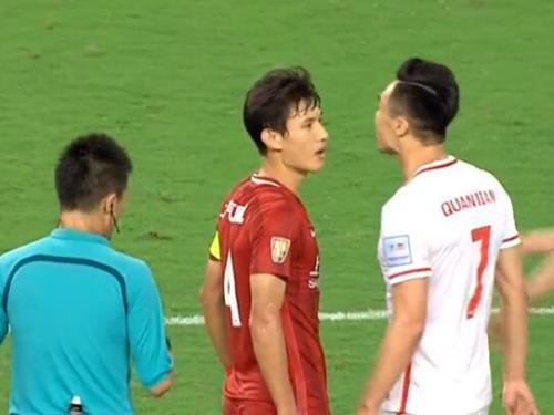 给c罗颁发金骆驼奖,给c罗颁奖视频