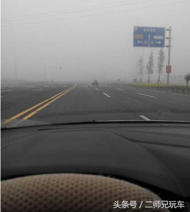 戴墨镜开车真的很帅,入院前的我也这么想的!