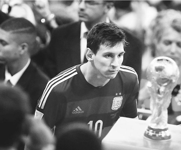 等待阿根廷足球的戈多-写在梅西对阵冰岛罚丢点球后