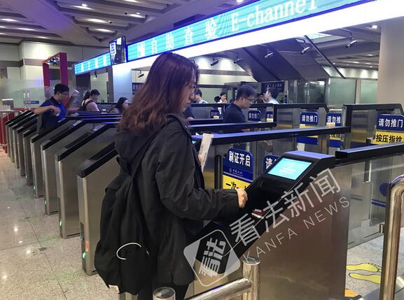 机场的快速安检通道有什么区别,机场快速通道和普通通道的区别