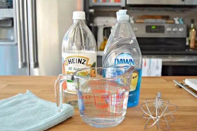 白墙弄脏了怎么把它变白不用白酒,白墙孩子给弄脏了有什么能变白