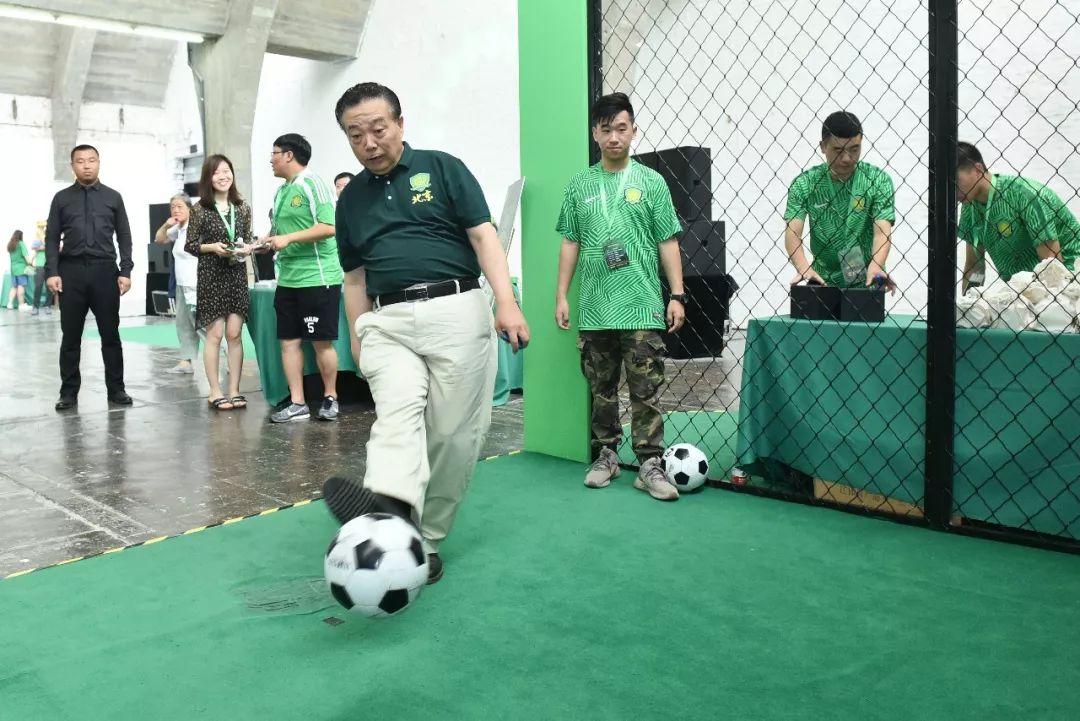 活动|“二大爷”大秀脚法嘉年华圆满落幕