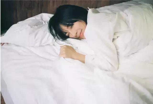 夏天拍照必备的10件衣服,夏季拍照服饰搭配图片