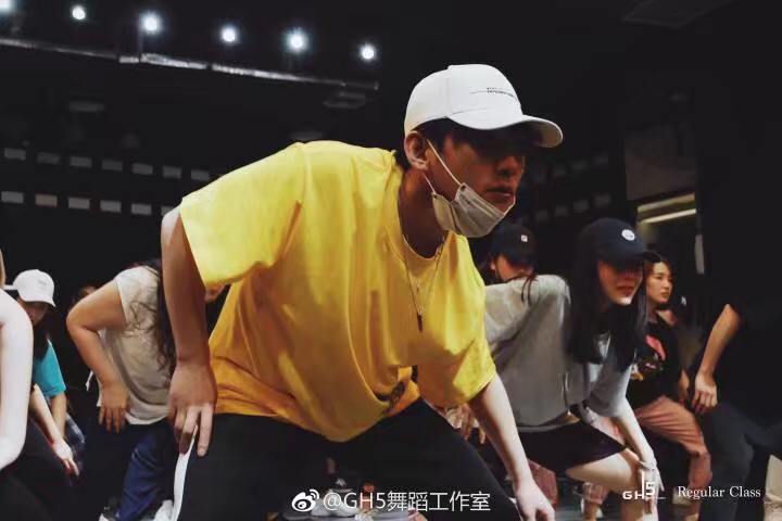 斯为泰山而不骄后半句,斯为泰山而不骄前一句