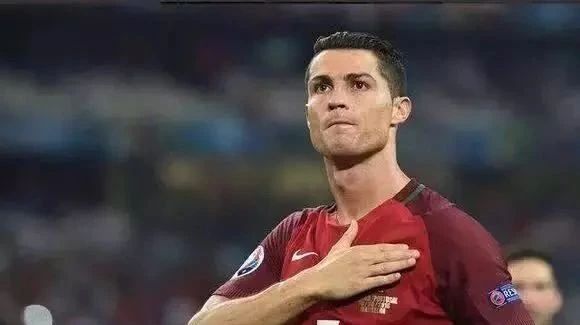 女人看世界杯的乐趣,女人看世界杯看的是颜值