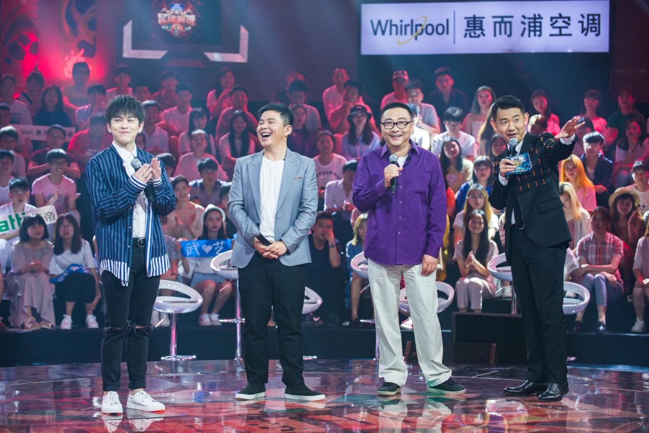 黄健翔解说足球赛2018,足球解说黄健翔和贺炜