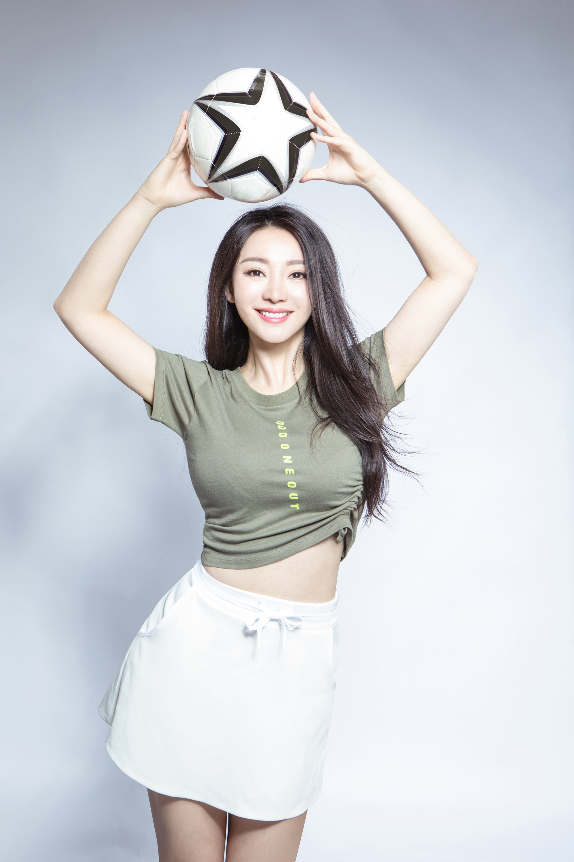 柳岩露脐装图片大全,柳岩露脐健身自拍