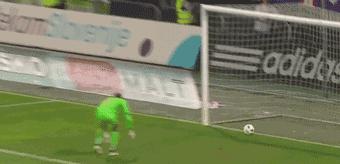 踢球注意脚不要受伤,踢球前热身多久合适