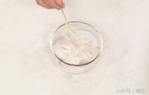 超市买的鱿鱼丝干怎么做好吃,怎样炒鱿鱼丝最好吃又嫩