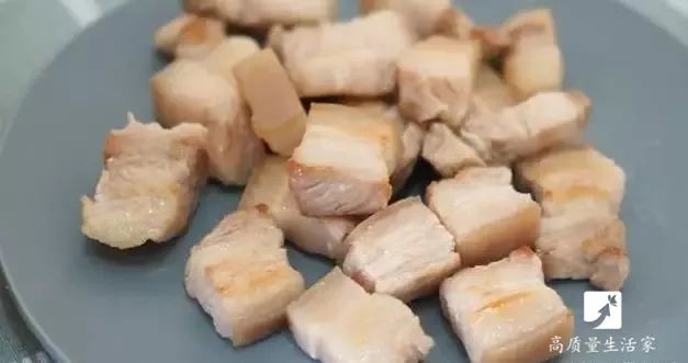 啤酒倒入食盐里会怎样,啤酒倒进食盐里能怎样啊