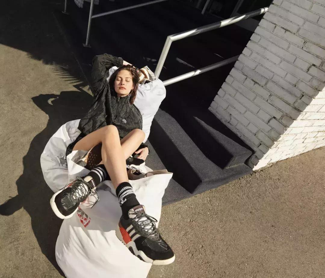 adidasxalexanderwang鞋子,alexanderwangadidas联名外套