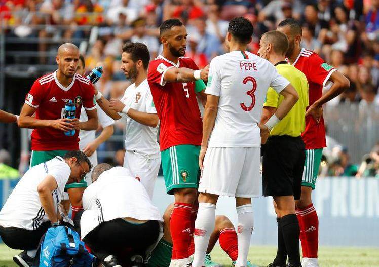 脏!尤文铁卫化身战争狂人踩C罗推佩佩还错失绝杀该他背锅