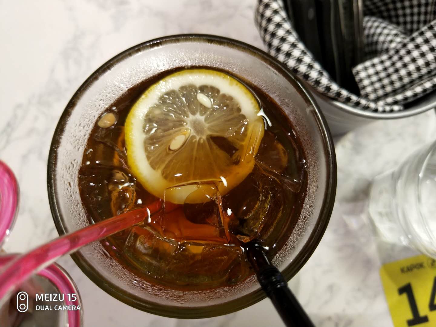 魅族15和苹果比,魅族15与iphonese