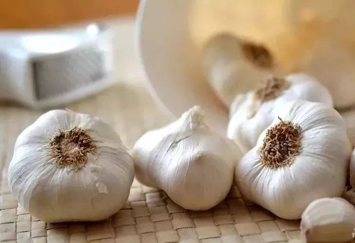 被蚊子咬了怎么止痒消肿用什么药,蚊子咬完红肿硬很大怎么样能止痒