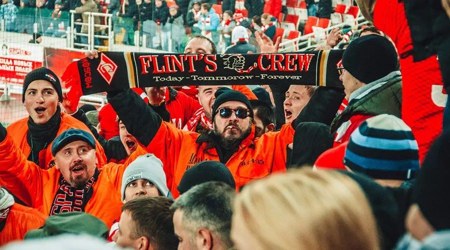 俄罗斯暴打英国足球流氓,俄罗斯足球怎么这么强