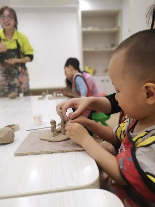 「金宝贝小小陶艺师活动回顾」跟外太空EZ寻觅不一样的烟花