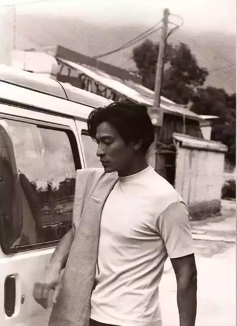 刘德华凭什么能火37年,刘德华凭什么能火40年原视频