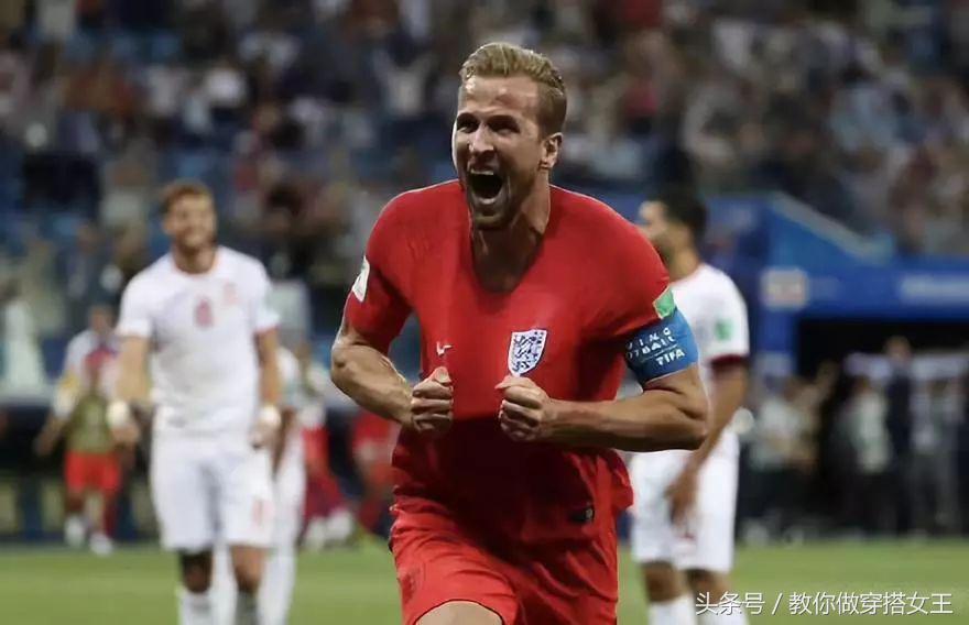 冬天看世界杯的正确打开方式,冷到发紫