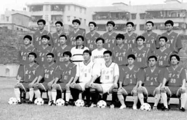 俄罗斯足球打得过国足吗,俄罗斯足球过人技巧