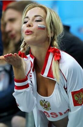 俄罗斯最美的女明星是谁,世界杯最出名女球迷