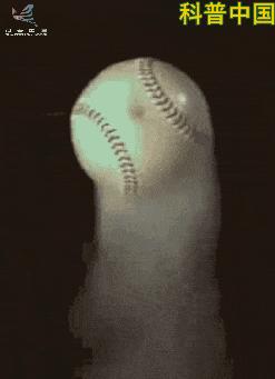 足球是越圆越光滑就越好踢吗,足球越圆越光滑越好踢吗