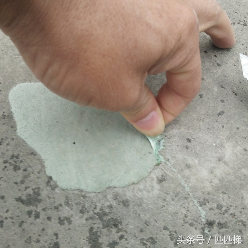 屋顶大面积漏水防水用什么涂料好,屋顶漏水用蜡烛做防水3年不漏