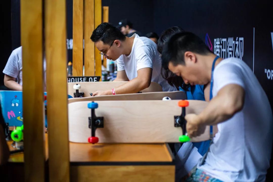 vans滑手视频,vans滑板活动