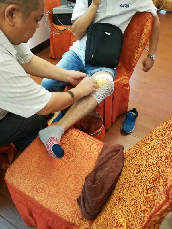 江门男子轻信治痛风“神器”险些把腿也赔上