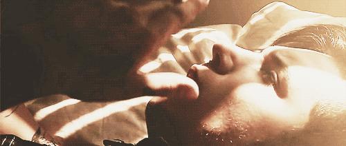 是不是全世界的男人,都用抽烟来纾解郁闷?