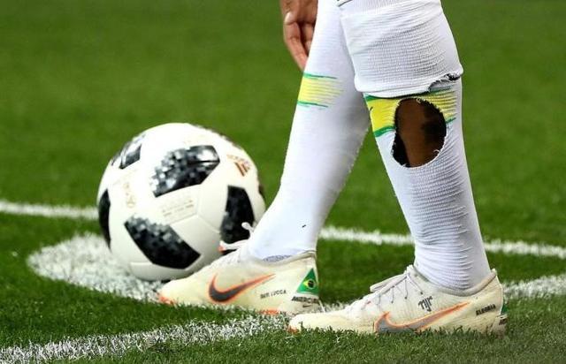 巴西输了内马尔哭的视频,巴西输了内马尔哭了评论