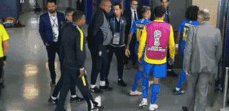 内马尔赢球哭泣,内马尔赢球后哭