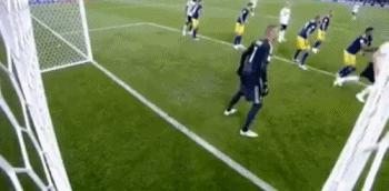 德国开球快速进球,机智进球