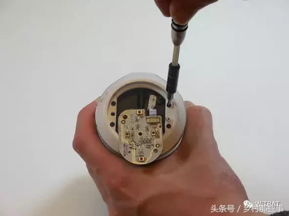 jbl蓝牙音箱flip3拆解视频,jblflip蓝牙音箱拆解不易