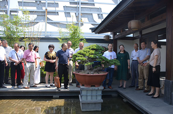 “诗意亮美嘉”文学采风活动成功举行