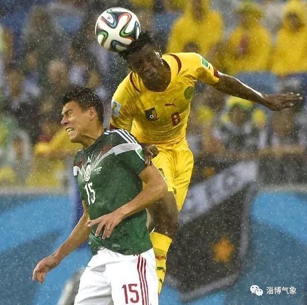 足球场上的十大恶劣天气,恶劣天气足球比赛