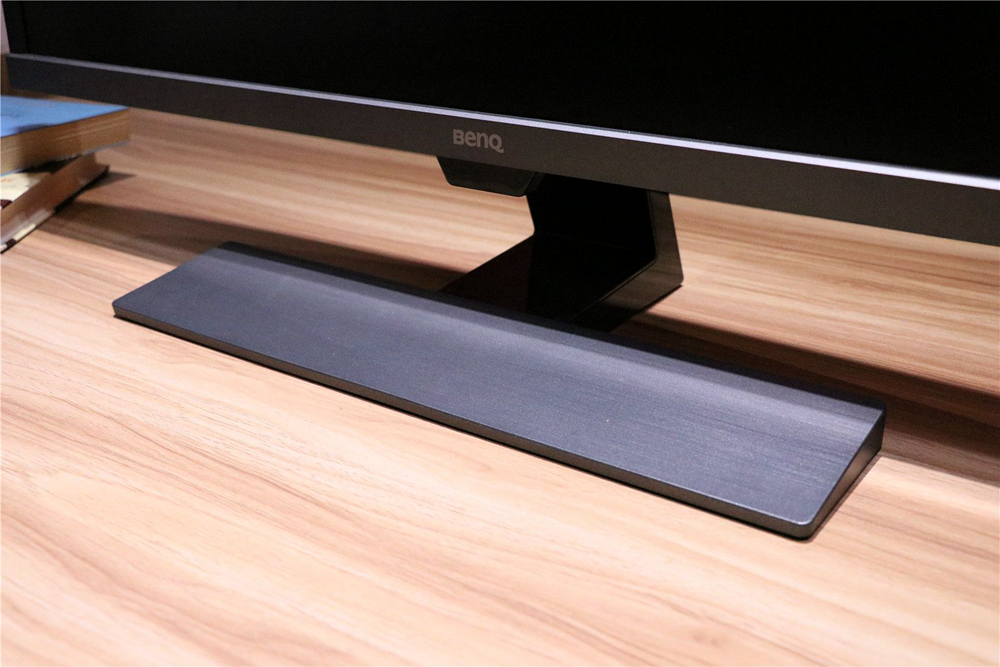 分享我自己在书房用的32英寸显示器,影音娱乐都很爽!