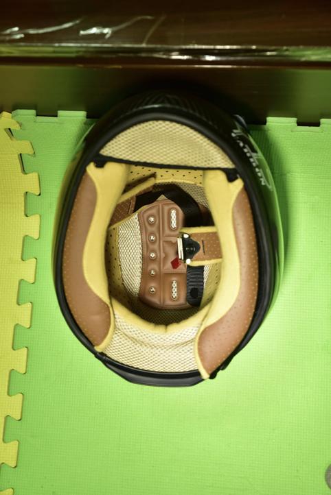 最便宜的碳纤维头盔全盔多少钱,nitek碳纤维头盔怎么样