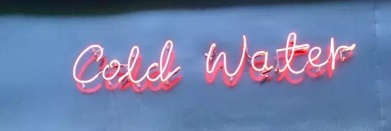 武汉美食必吃推荐粮道街饼夹烧卖,武汉一元路怪味烧饼几点开门