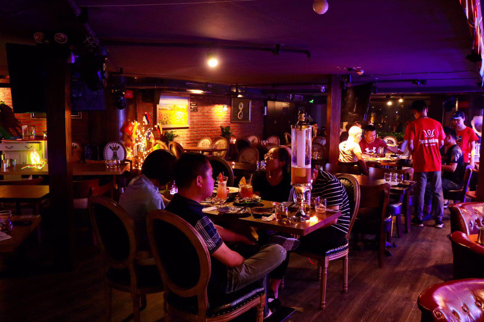 世界杯狂欢酒吧,狂欢世界杯游玩