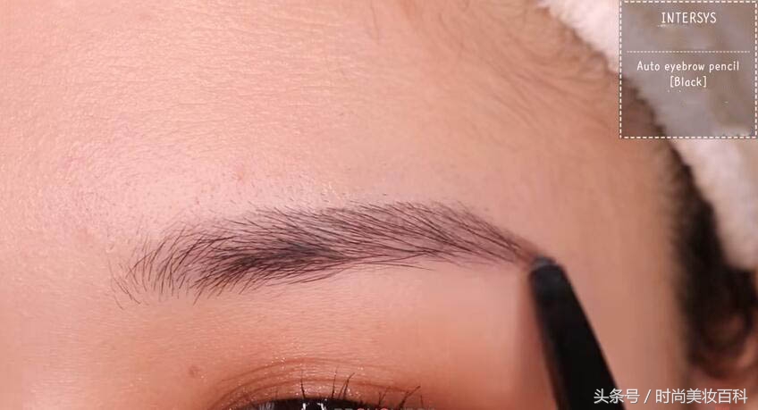 大地色眼妆配什么色的口红和腮红,日常眼妆怎么画显大又干净大地色