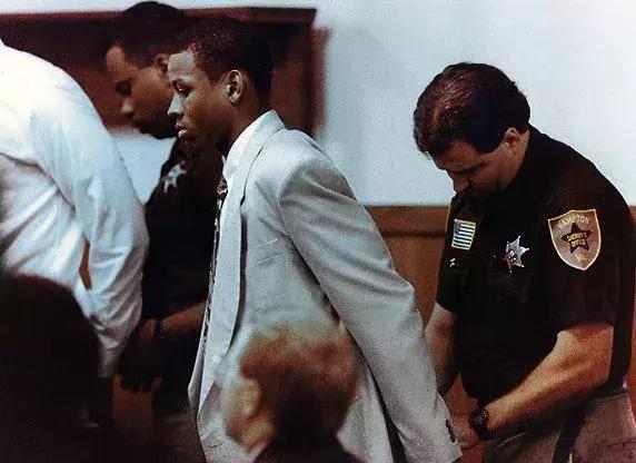 艾弗森：平凡身高的不平凡故事，他是球场上的“答案”｜球学