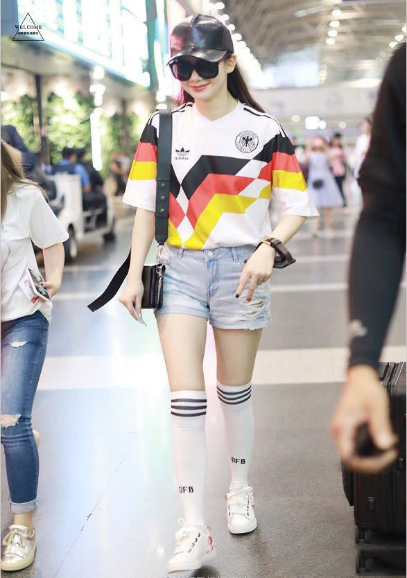 戚薇英姿飒爽,戚薇性格超可爱