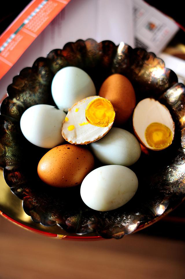 正宗高邮流油咸鸭蛋配方与做法,高邮咸鸭蛋正宗吃法