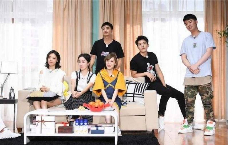 爱情公寓展博跳楼哪一段是特效,爱情公寓展博跳楼那一段是特效