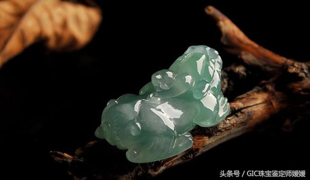 戴翡翠身体就不好什么原因,身体不好戴翡翠有变化吗